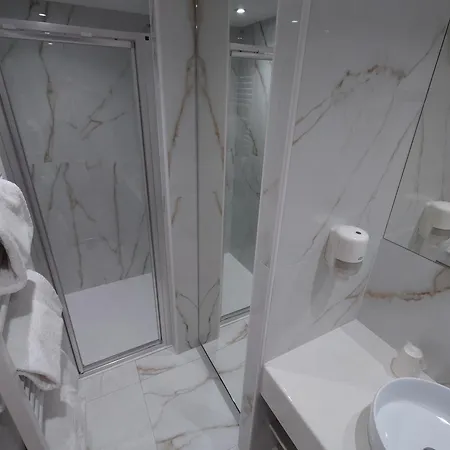 Club Aparthotel *